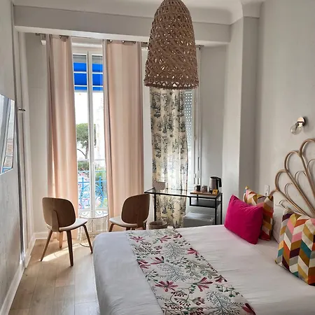 Eden - La Baigneuse מלון 3*