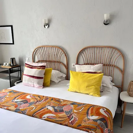 מלון Eden - La Baigneuse