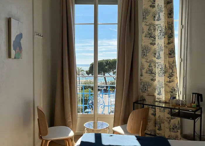 Hotel Eden - La Baigneuse 3*