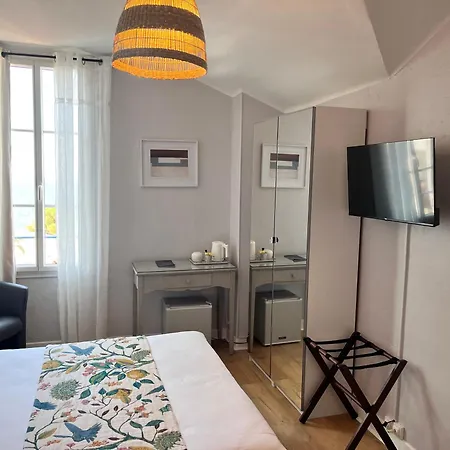 Hotel Eden - La Baigneuse 3*