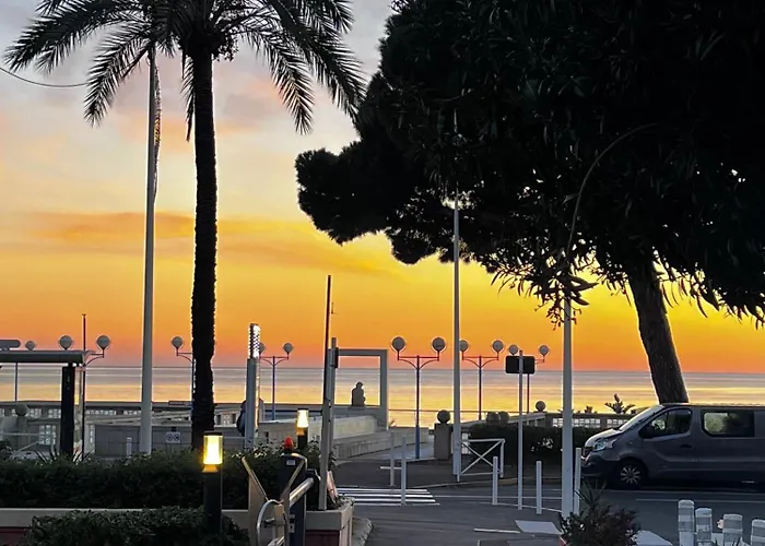 Hotel Eden - La Baigneuse 3*