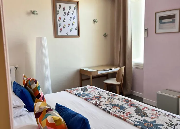 Eden - La Baigneuse Жуан-ле-Пен